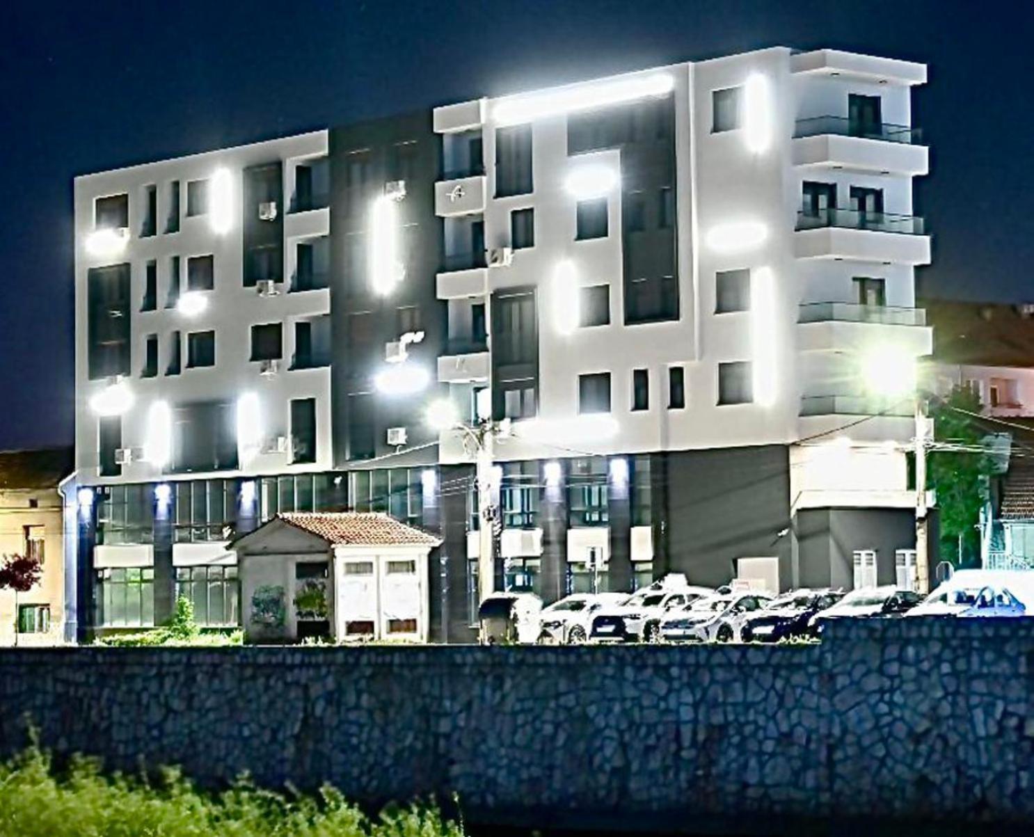 Riverside Nis Bagian luar foto